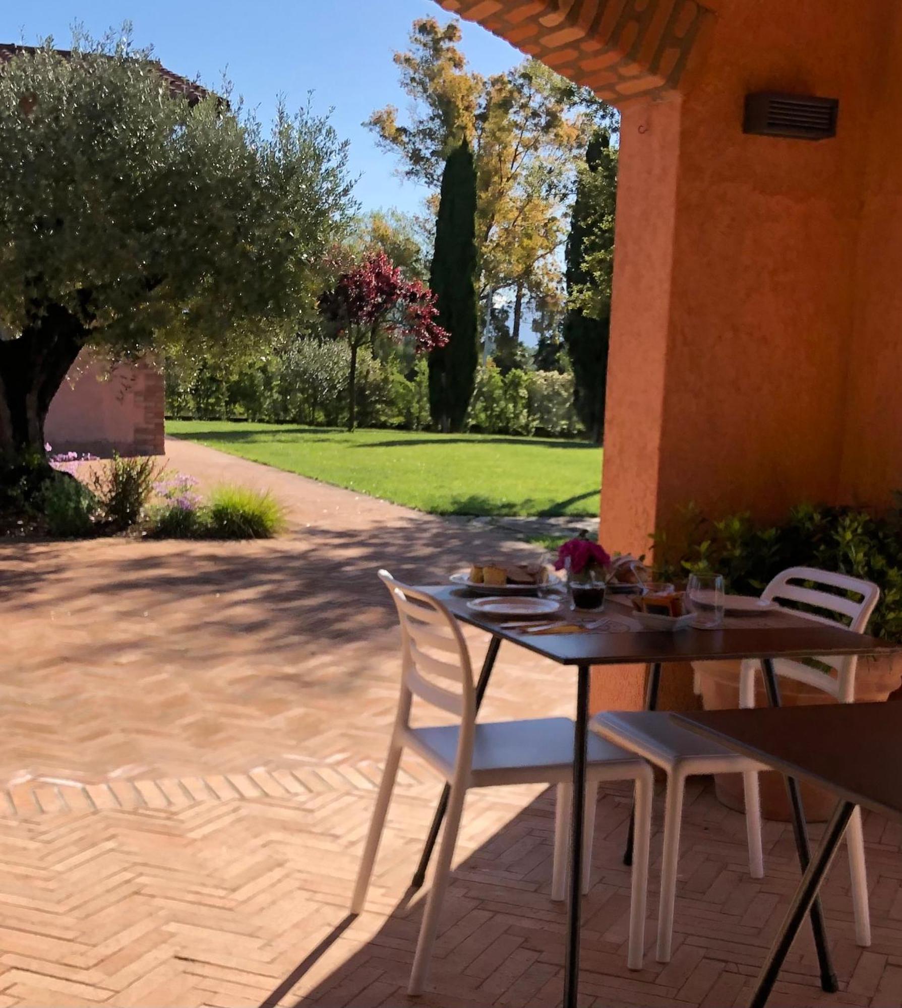 Casale Appia Bed and Breakfast Latina Exteriör bild